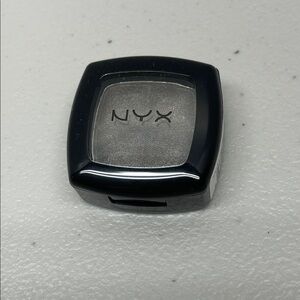 NYX Single Eyeshadow. ES142, Dune. NEW